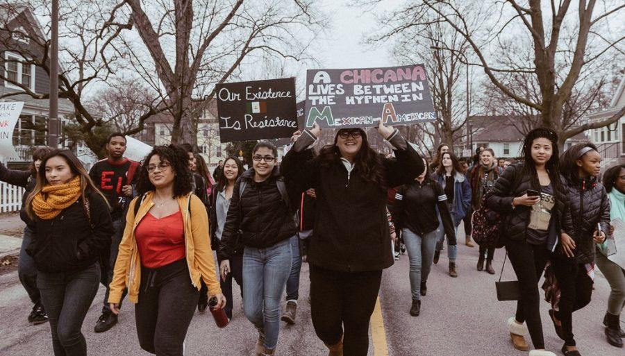 Students demonstrate for immigrant rights 