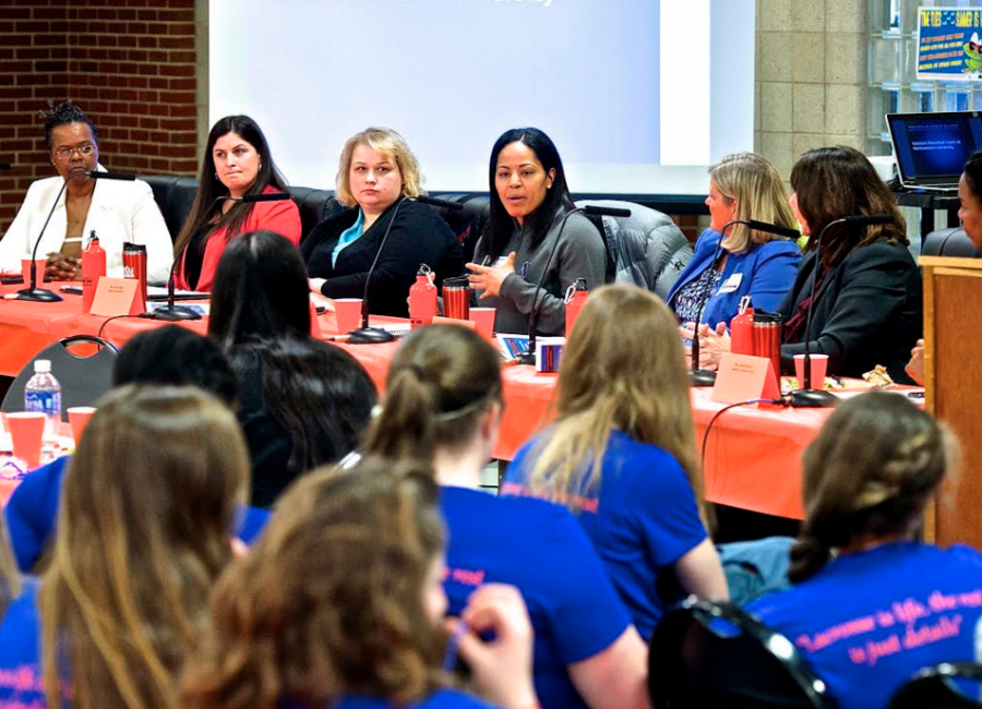 Women in Sports Lunch works to change attitudes surrounding girls athletics