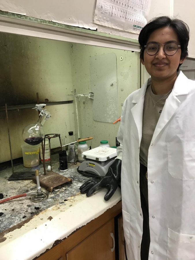 Chirasree Mandal works on a chemistry lab.