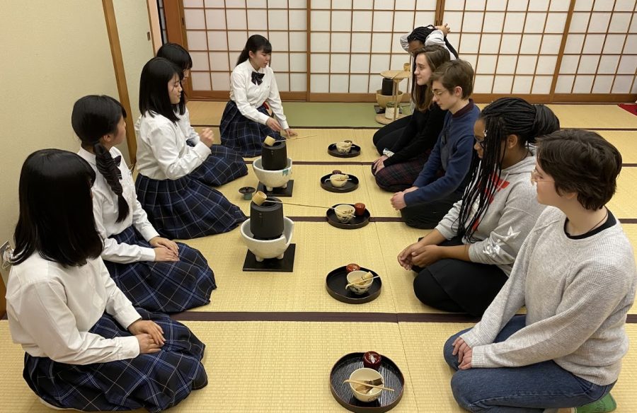 ETHS students explore Japanese culture.