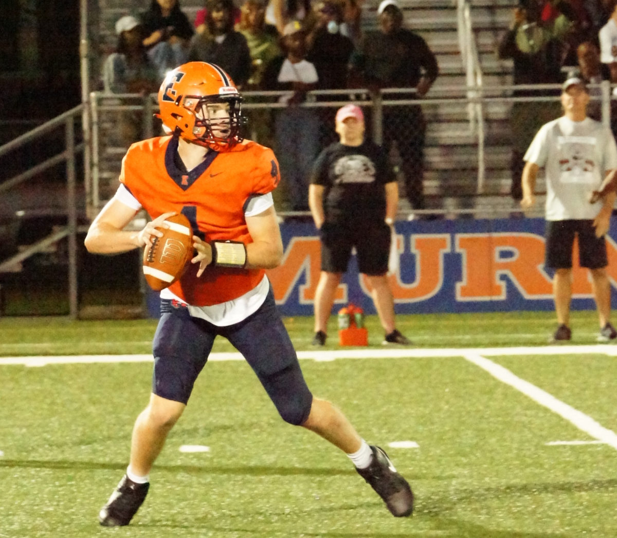 Colin+Livatino+set+the+school+record+for+passing+yards+with+406+against+Glenbrook+South+on+Sept.+22.