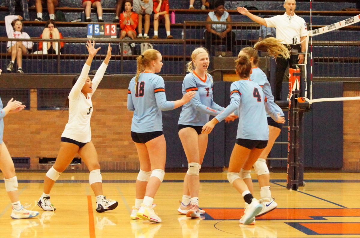 ETHS came out strong, capturing the first set, 25-19.