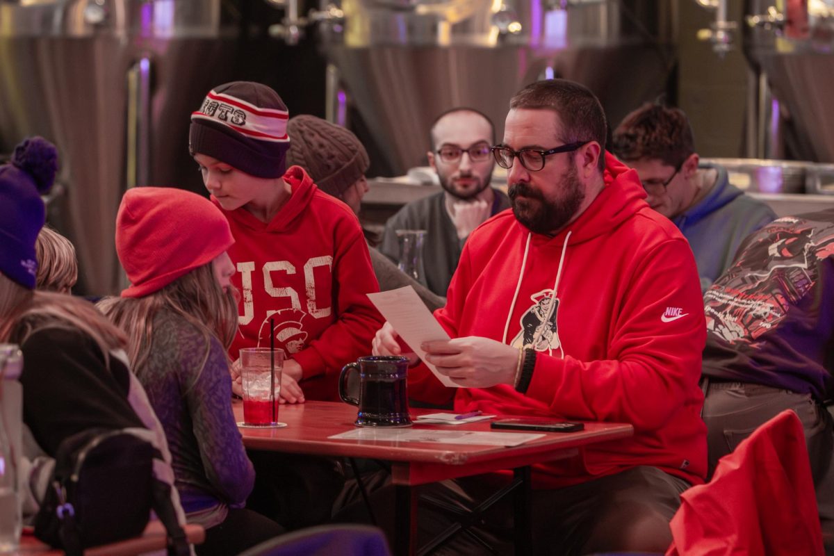 Trivia nights build competitive community among Evanstonians
