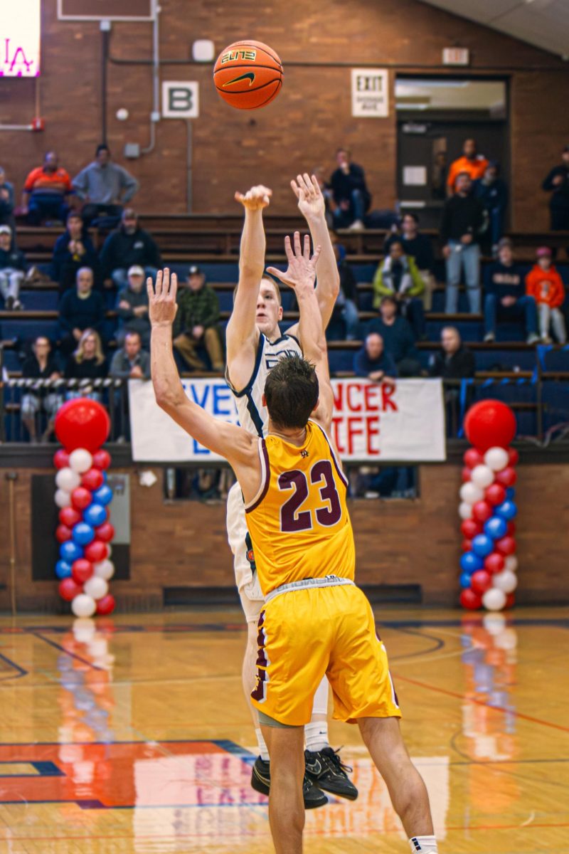 Ben Ojala's Buzzer Beater sinks Loyola in a thriller